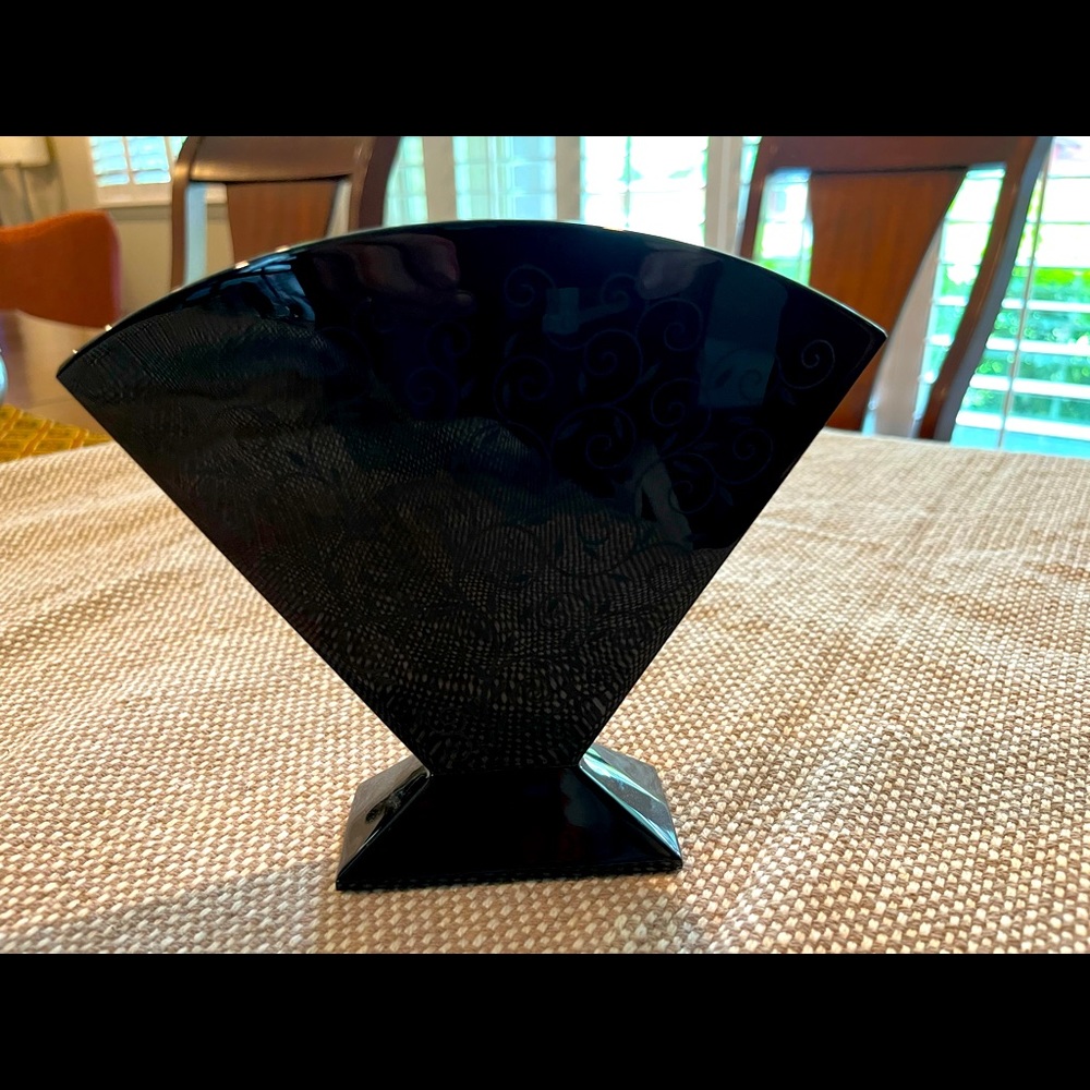 Baccarat “Rendezvous” Fan Vase—black crystal